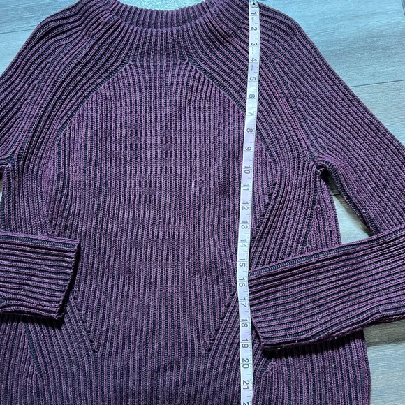 Athleta Cute Women Sweater- Small - Picture 4 of 8